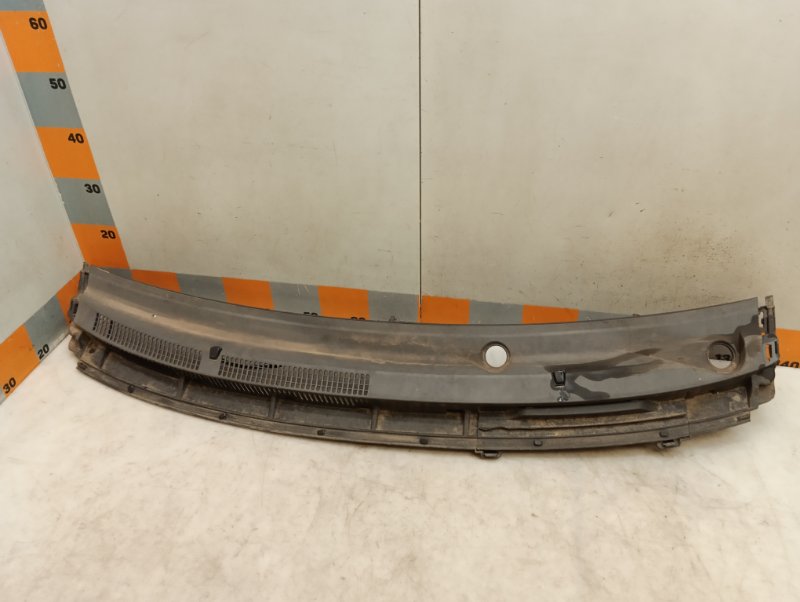 Решетка стеклоочистителей (Жабо)