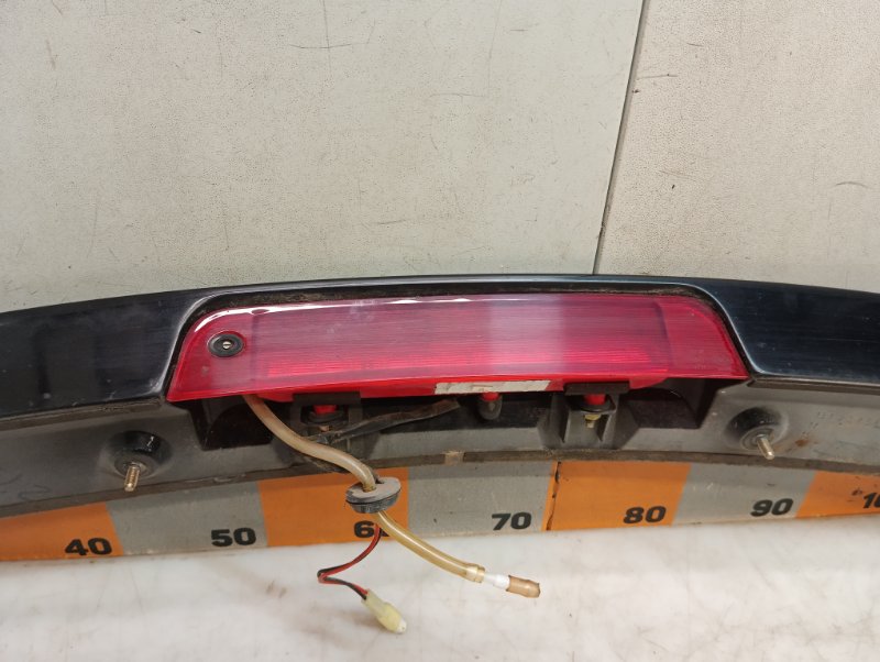 Спойлер (дефлектор) крышки багажника