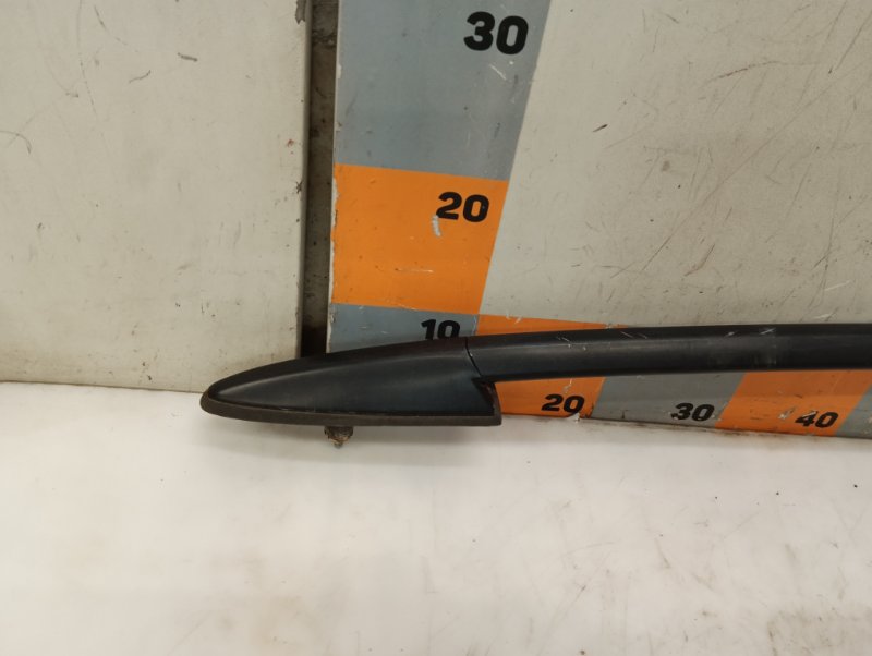 Рейлинг (релинг) правый (планка на крышу)