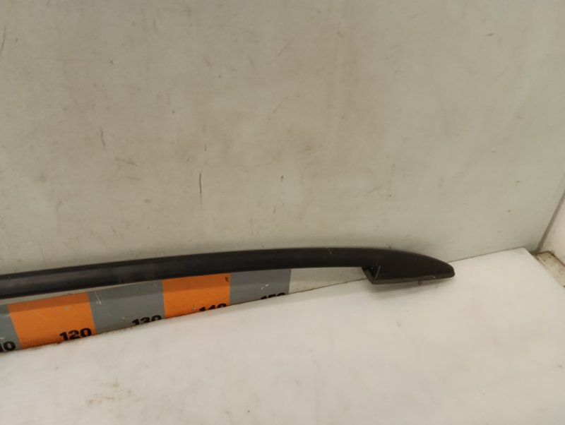 Рейлинг (релинг) правый (планка на крышу)