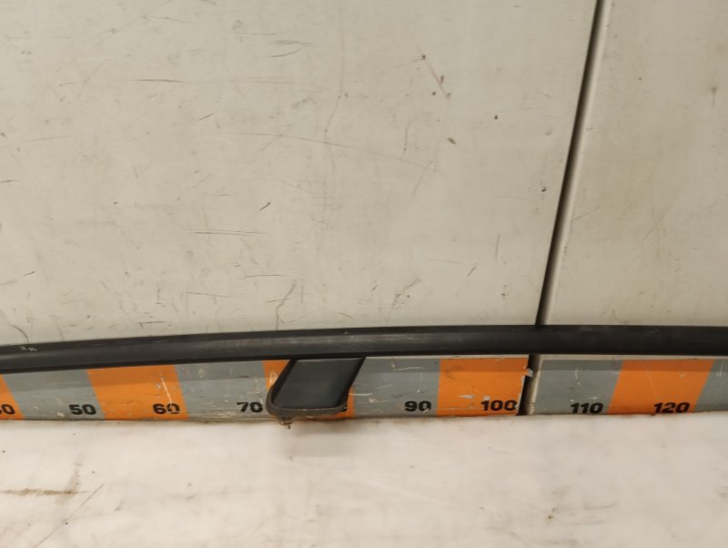 Рейлинг (релинг) правый (планка на крышу)