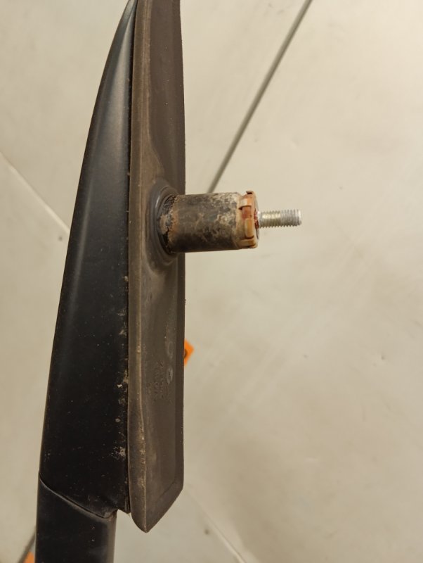 Рейлинг (релинг) правый (планка на крышу)