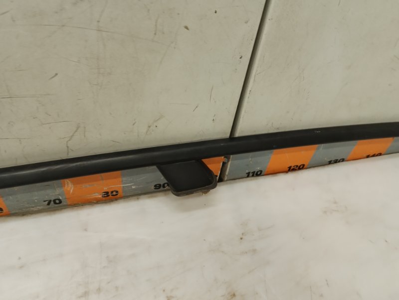 Рейлинг (релинг) левый (планка на крышу)