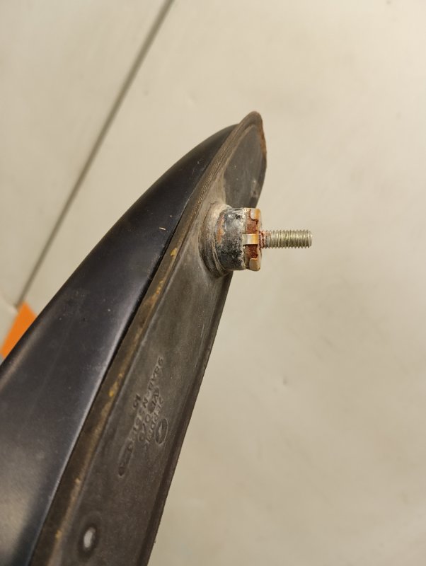 Рейлинг (релинг) левый (планка на крышу)