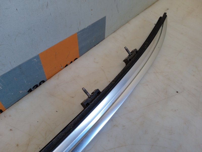 Рейлинг (релинг) правый (планка на крышу)