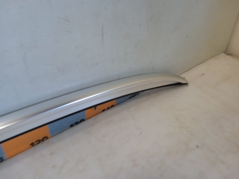 Рейлинг (релинг) правый (планка на крышу)