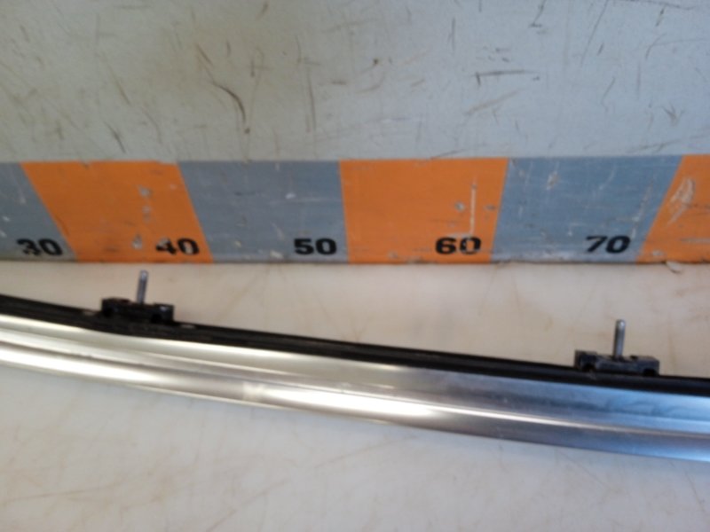 Рейлинг (релинг) правый (планка на крышу)