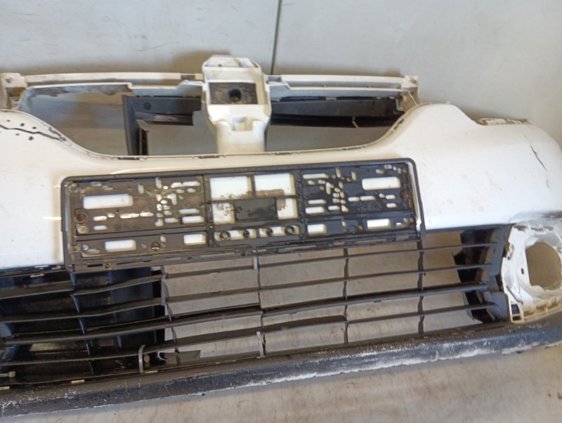 Бампер передний