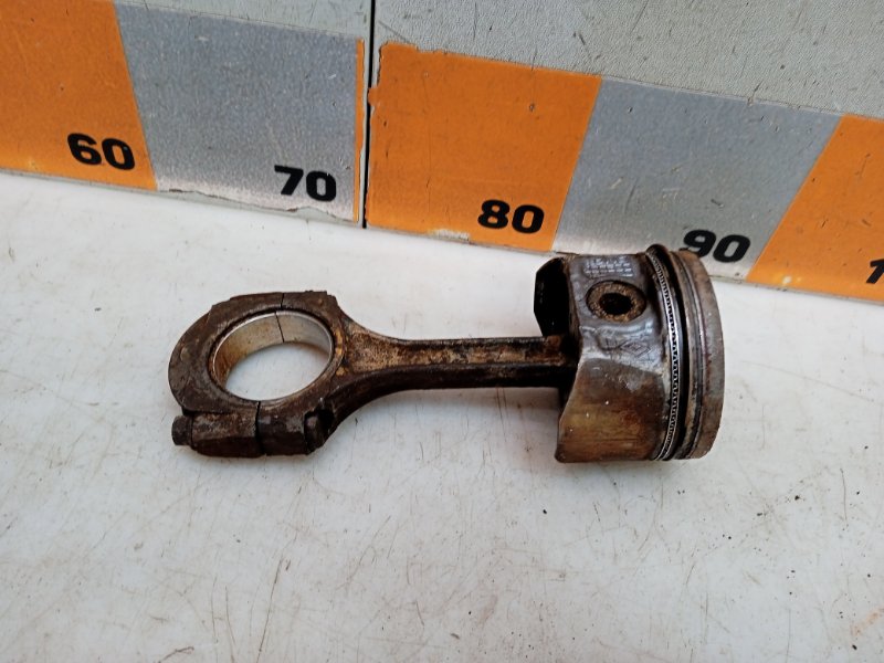 Поршень с шатуном