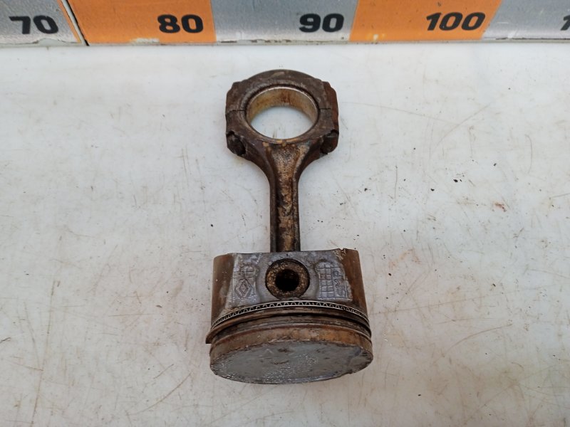 Поршень с шатуном