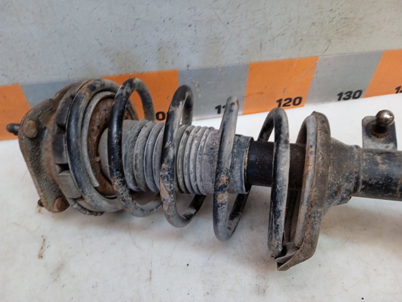 Амортизатор передний