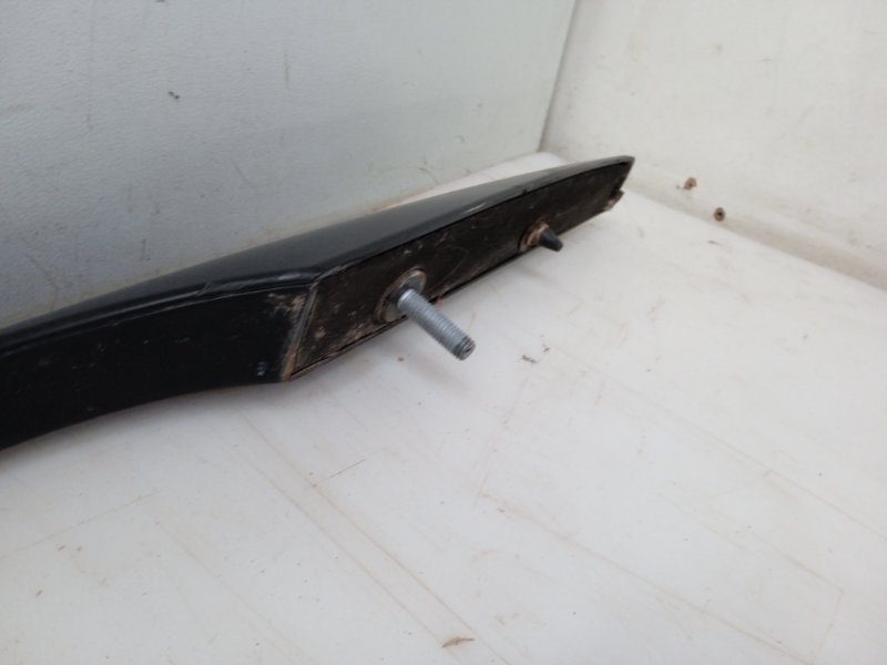 Рейлинг (релинг) левый (планка на крышу)