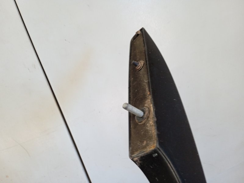 Рейлинг (релинг) левый (планка на крышу)