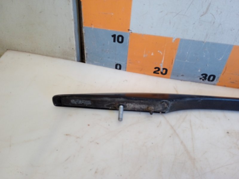 Рейлинг (релинг) левый (планка на крышу)