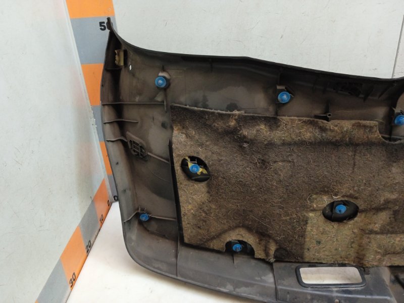 Обшивка двери багажника