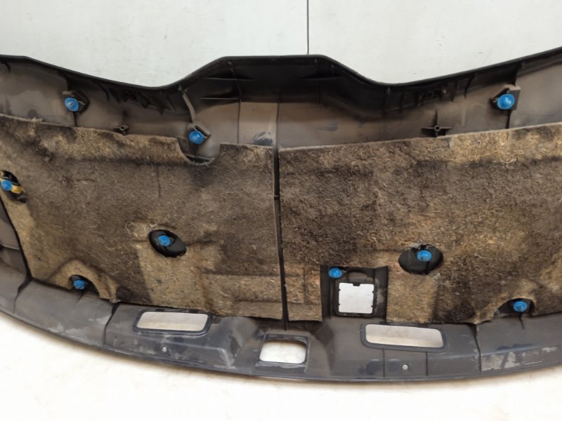 Обшивка двери багажника