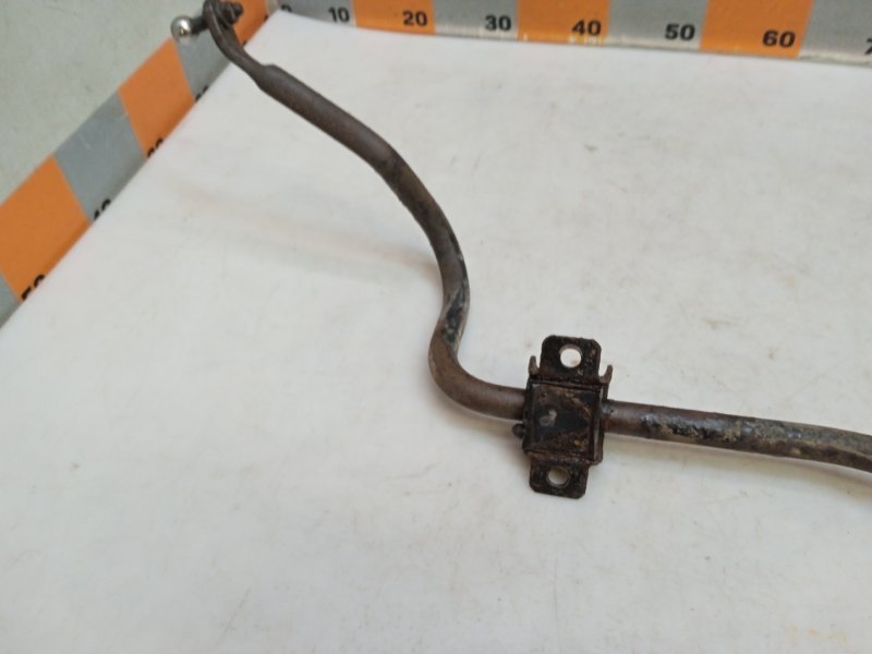 Стабилизатор передний