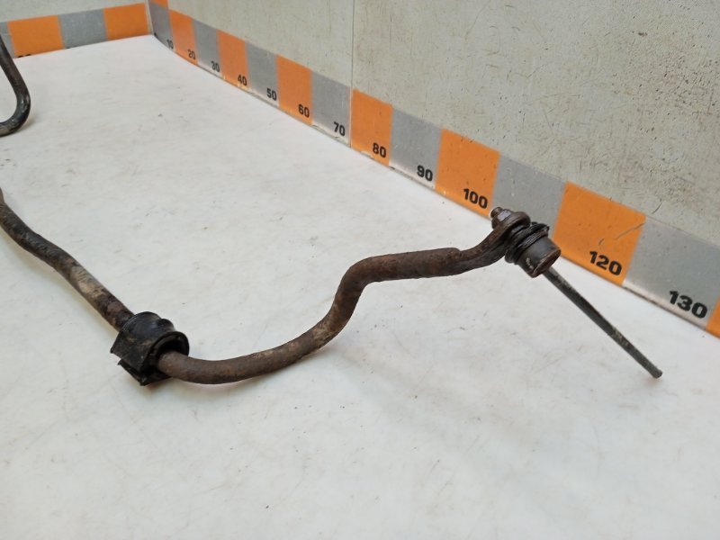 Стабилизатор передний