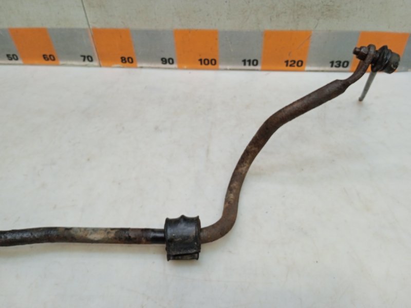 Стабилизатор передний