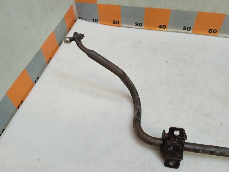 Стабилизатор передний