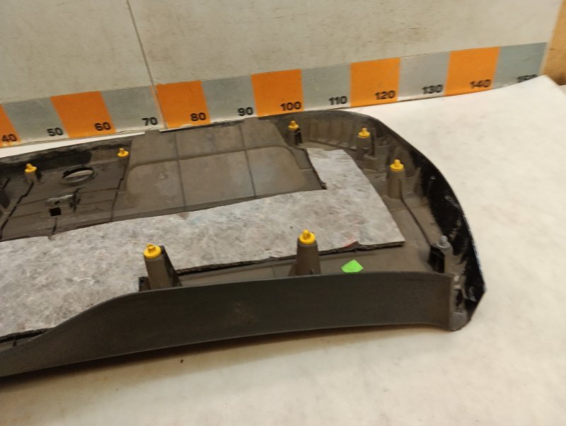 Обшивка двери багажника