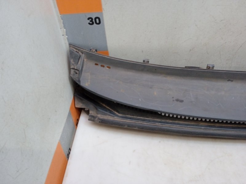 Решетка стеклоочистителей (Жабо)