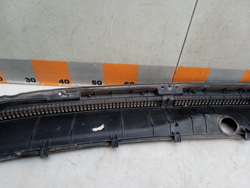 Решетка стеклоочистителей (Жабо)