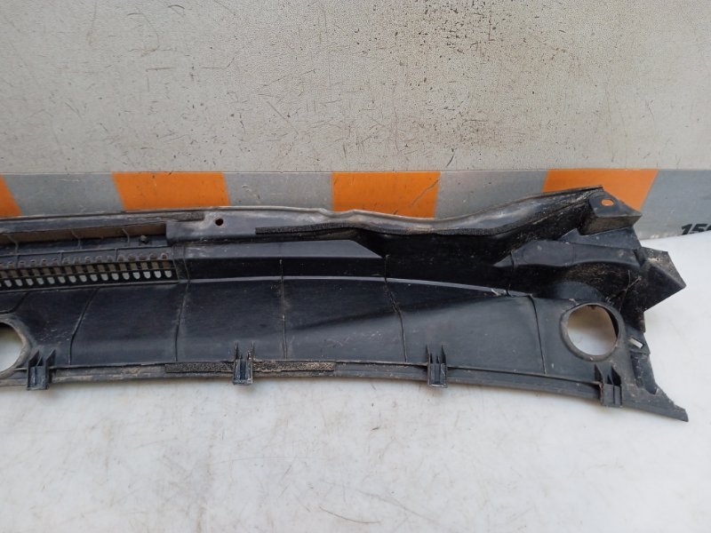 Решетка стеклоочистителей (Жабо)