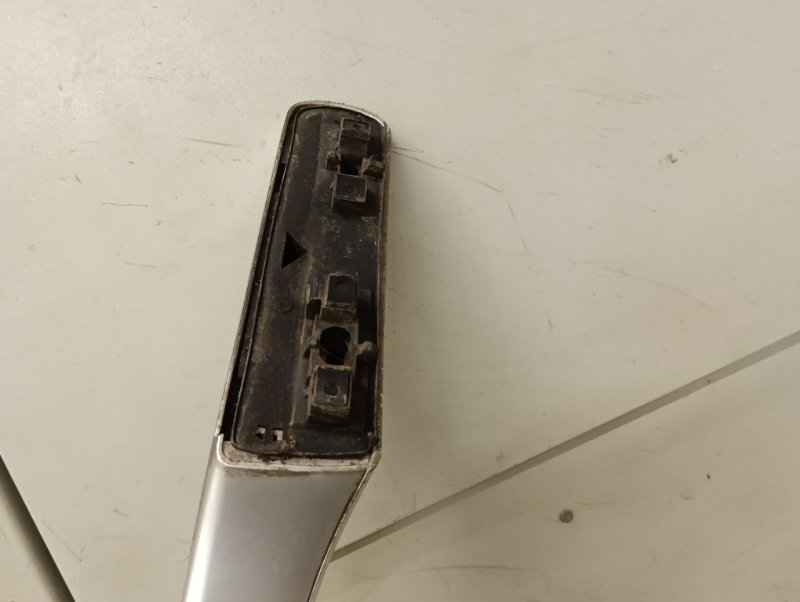 Рейлинг (релинг) правый (планка на крышу)