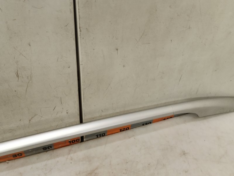 Рейлинг (релинг) правый (планка на крышу)