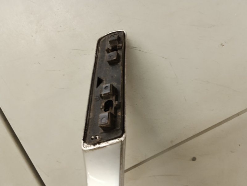 Рейлинг (релинг) правый (планка на крышу)