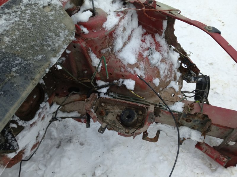 Лонжерон передний левый