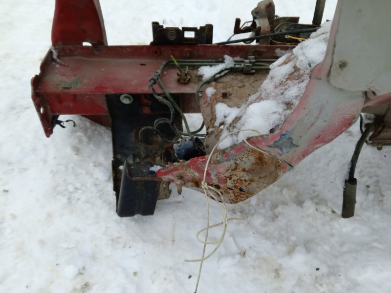 Лонжерон передний левый