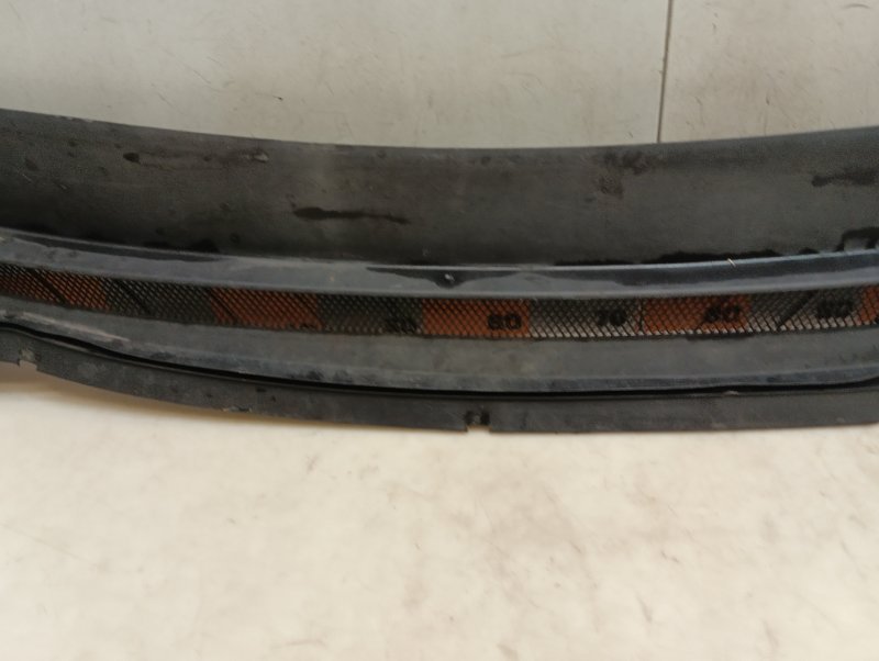 Решетка стеклоочистителей (Жабо)