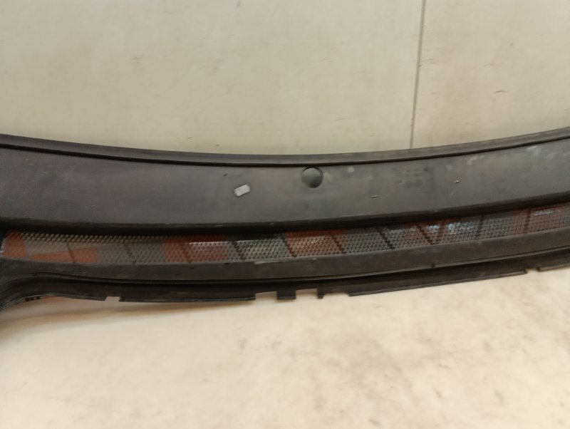 Решетка стеклоочистителей (Жабо)