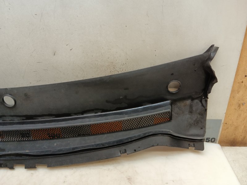 Решетка стеклоочистителей (Жабо)