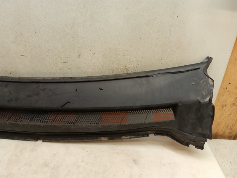 Решетка стеклоочистителей (Жабо)