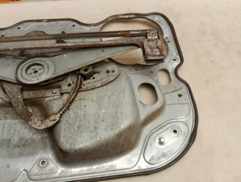 Стеклоподъемник электр. передний левый