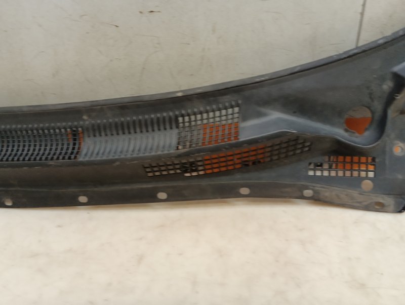 Планка под лобовое стекло