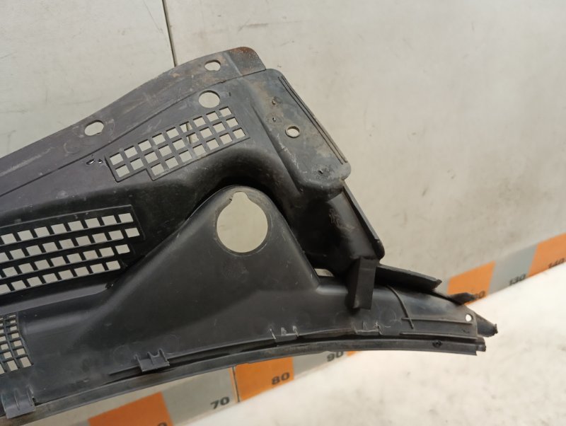 Планка под лобовое стекло