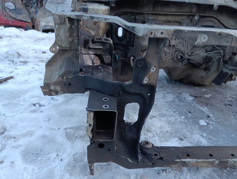 Лонжерон передний правый