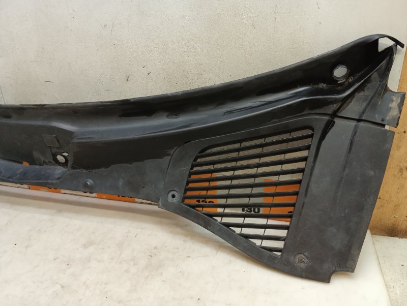 Решетка стеклоочистителей (Жабо)