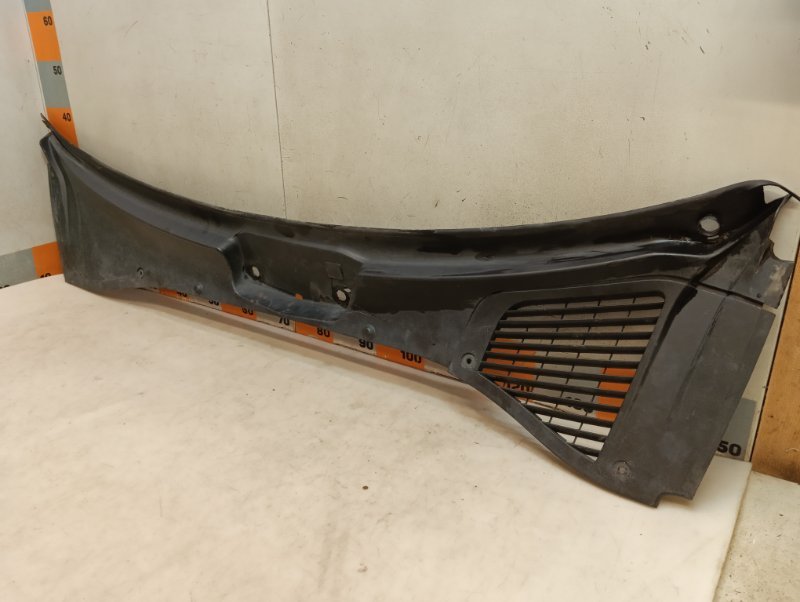 Решетка стеклоочистителей (Жабо)