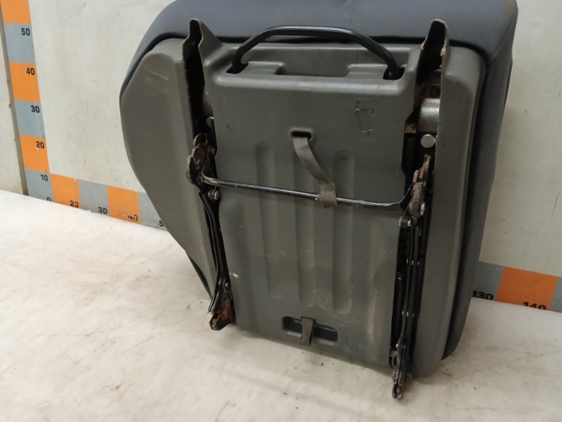 Сиденье салонное