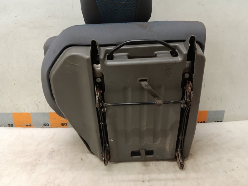 Сиденье салонное