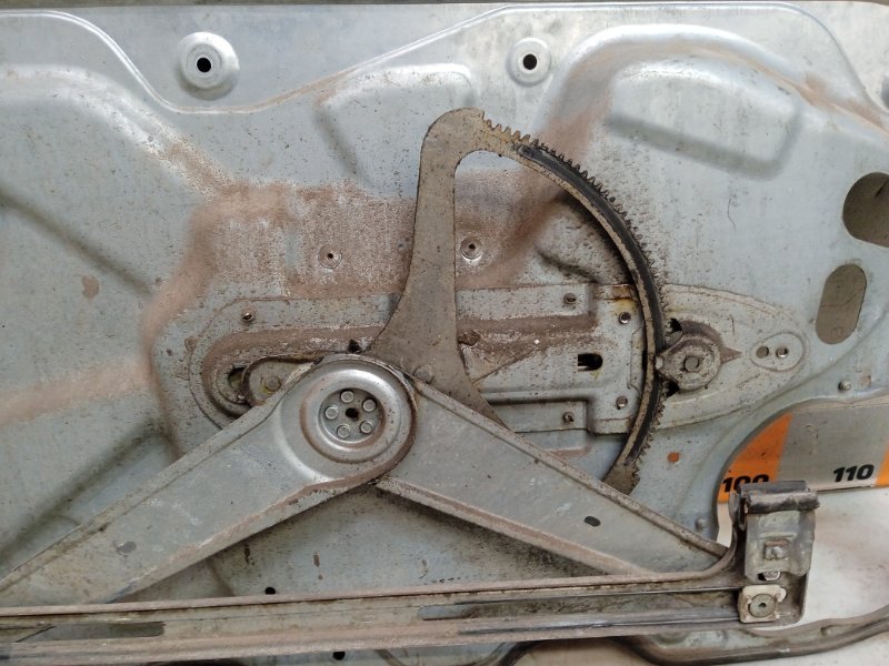 Стеклоподъемник электр. передний правый