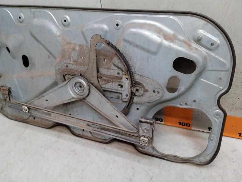 Стеклоподъемник электр. передний правый