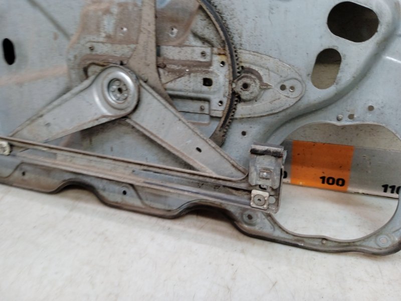 Стеклоподъемник электр. передний правый