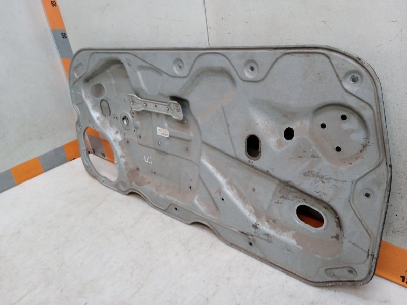 Стеклоподъемник электр. передний правый