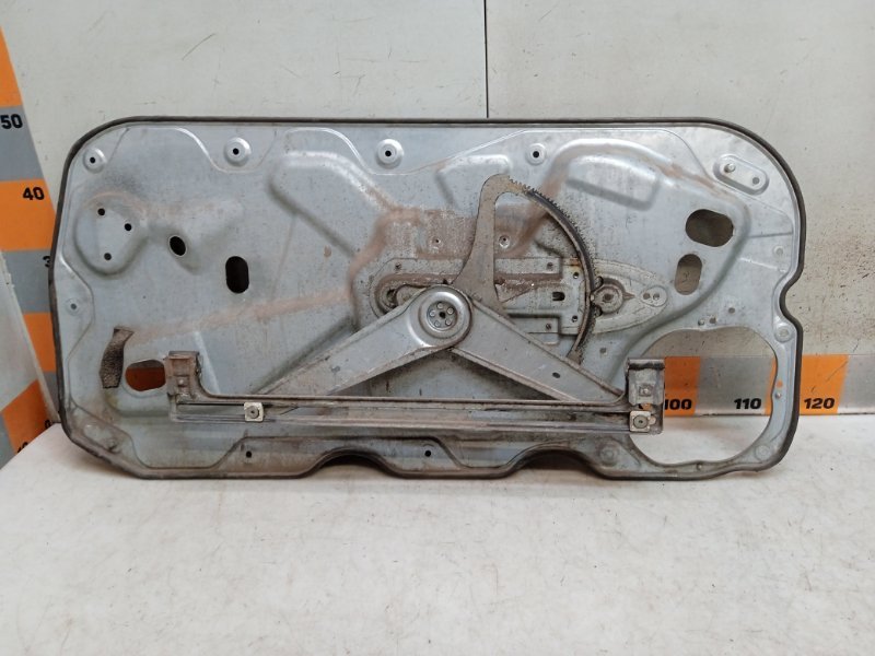 Стеклоподъемник электр. передний правый